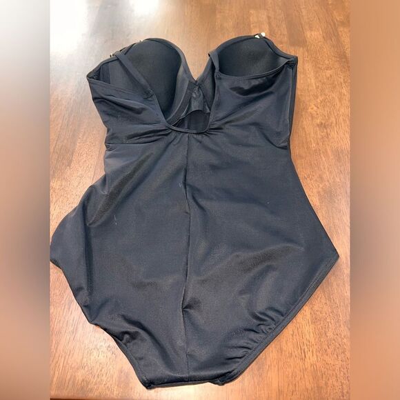 Miraclesuit Women's One Piece Swimsuit with Underwire Bra and Tummy Control - Picture 6 of 8